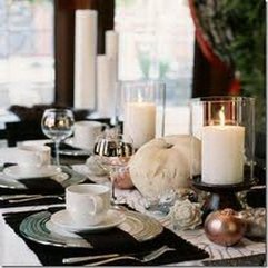Table With Candles Decorate Thanksgiving - Karbonix