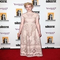 The Latest And Best On The Red Carpet Posh24 - Karbonix