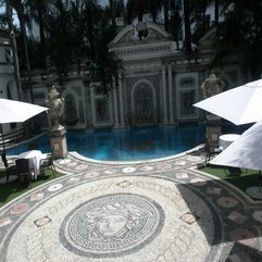 The Mansion Pool - Karbonix