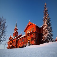 The Red Hotel In Winter Flickr Photo Sharing - Karbonix