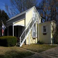 The Small Texas Houses Wit 2nd Floor Architectural Design - Karbonix