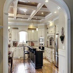 Traditional White Kitchens Elegant Glazing - Karbonix