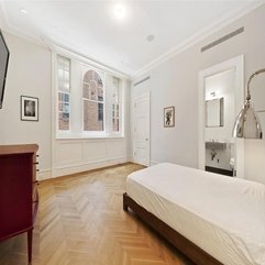 Tribeca Master Bedroom With Wooden Parquet Marble House - Karbonix