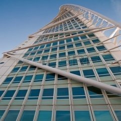Turning Torso In Malmo Sweden A Office And Apartment Building - Karbonix