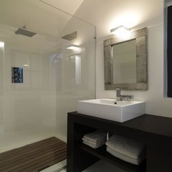 Twlofts Interior Design White Bathroom - Karbonix