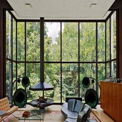 Unique Sound System And Outside View Living Are - Karbonix