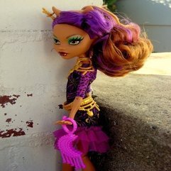 Voicething Everybody Comes To Hauntlywood Black Carpet Clawdeen Wolf - Karbonix