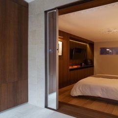 Wall With Bedroom View Open Mirror - Karbonix