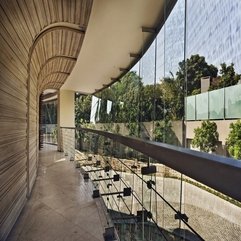 Wall With Outside View Hallway Transparent Glazed - Karbonix