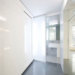 White Apartment Interior Ideas From IM Pei In New York Bathroom - Karbonix