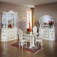 White Islclassic Interior Design Natural Kitchen - Karbonix