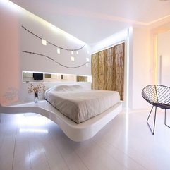 White Lights In The White Bedroom Glowing - Karbonix