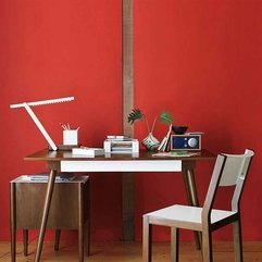 White Office Table And Chair With Bold Red Wallpaper Minimalist Brown - Karbonix