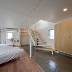 Wooden Floor For Stair And Door Structure Contrast - Karbonix