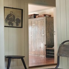 Wooden Room Traditional Closet - Karbonix