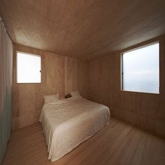 Wooden Theme And Glasses Window Master Bedroom - Karbonix