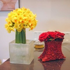 Yellow Flower Arrangement Red - Karbonix